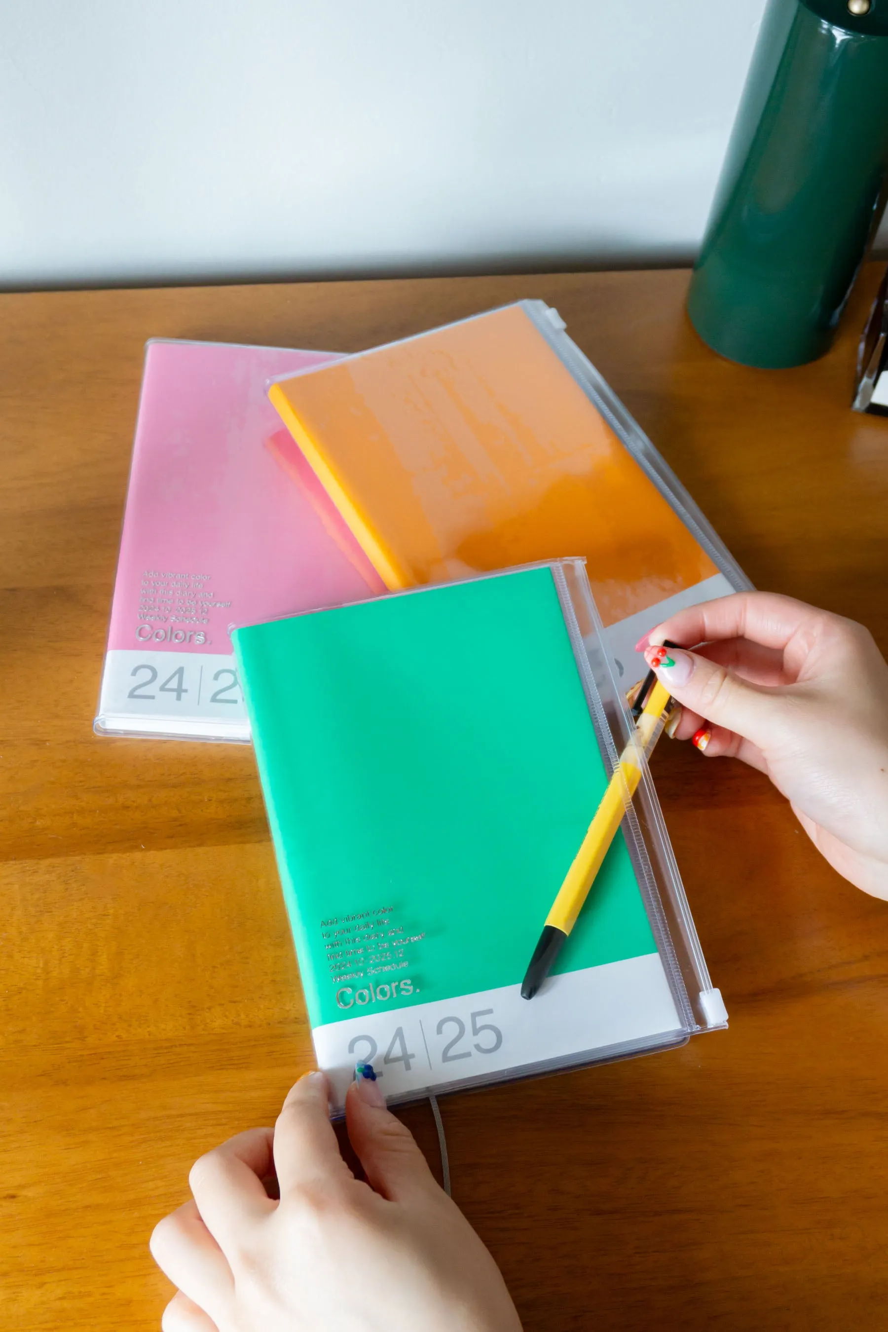 MARK'S 2024-2025 COLORS B6 Weekly Vertical Planner