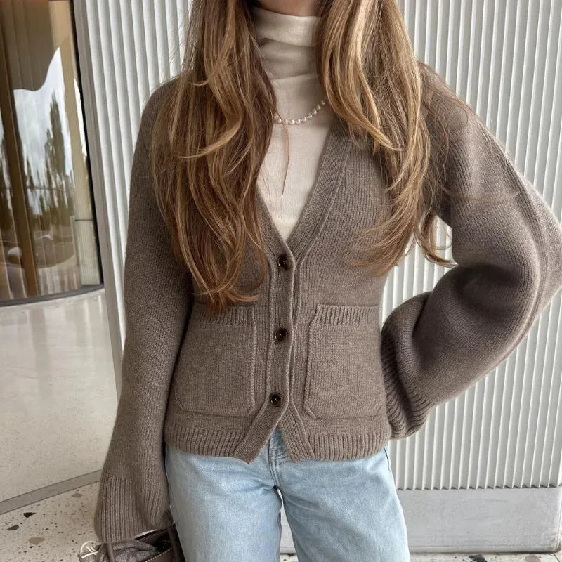 Women's Classic Buttoned Knit Cardigan with V-Neck Design | Ideal for Autumn/Winter
